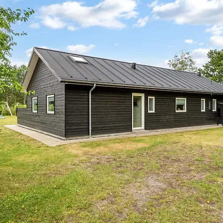 Sunna - 1-2km From The Sea By Interhome *