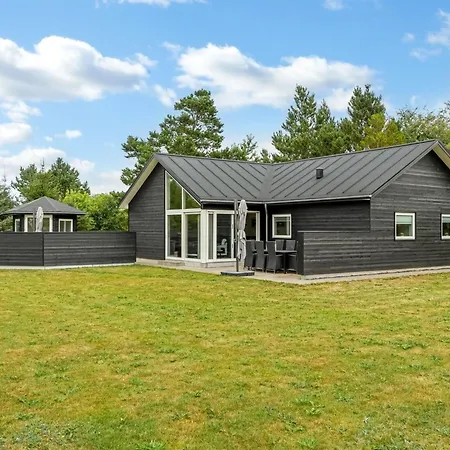 Sunna - 1-2km From The Sea By Interhome *