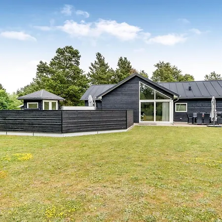 Sunna - 1-2km From The Sea By Interhome