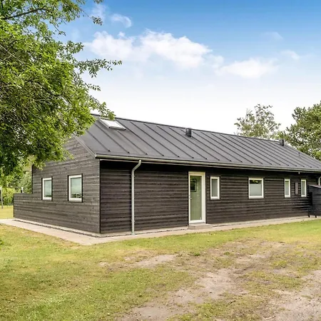 Sunna - 1-2km From The Sea By Interhome